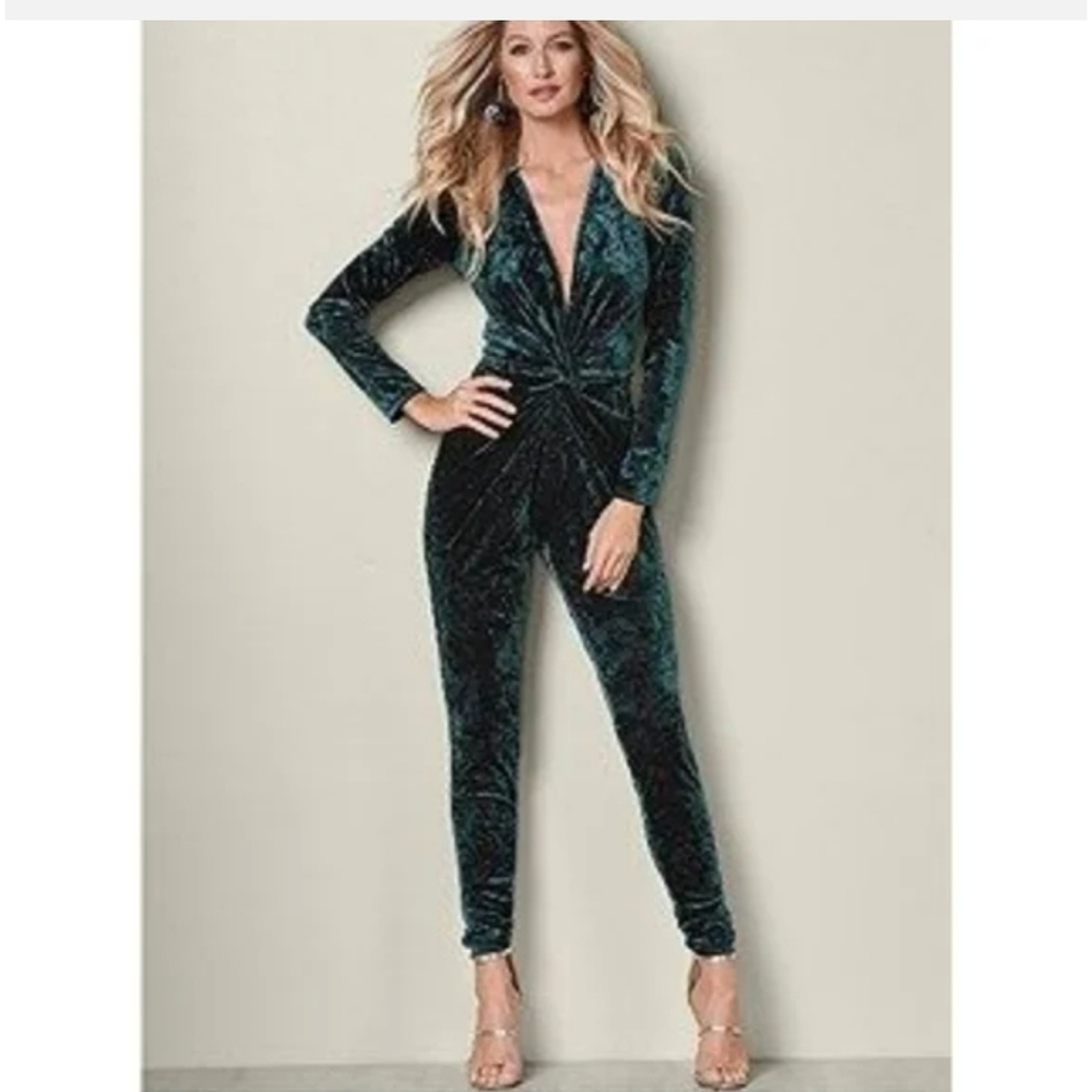 VENUS Elegant Velvet Jumpsuit in Deep Green